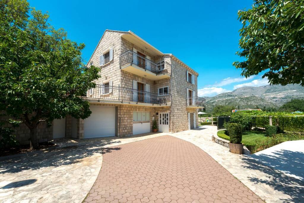 Donji Brgat Vila Vergatum-Privacy,Gym,Billiards,Table Tennis מראה חיצוני תמונה