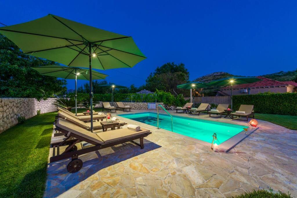 Donji Brgat Vila Vergatum-Privacy,Gym,Billiards,Table Tennis מראה חיצוני תמונה